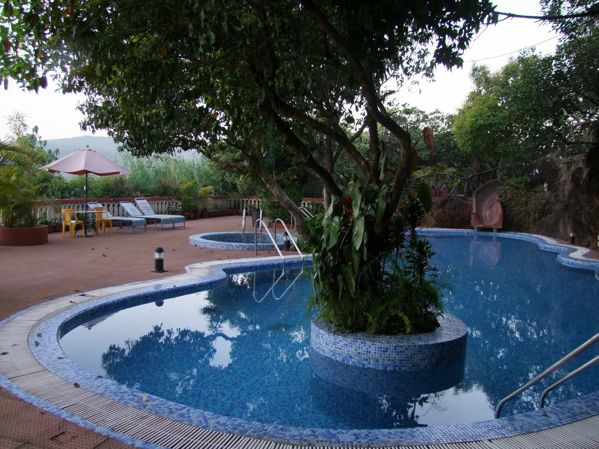 Bella Vista Resort Mahābaleshwar Kültér fotó